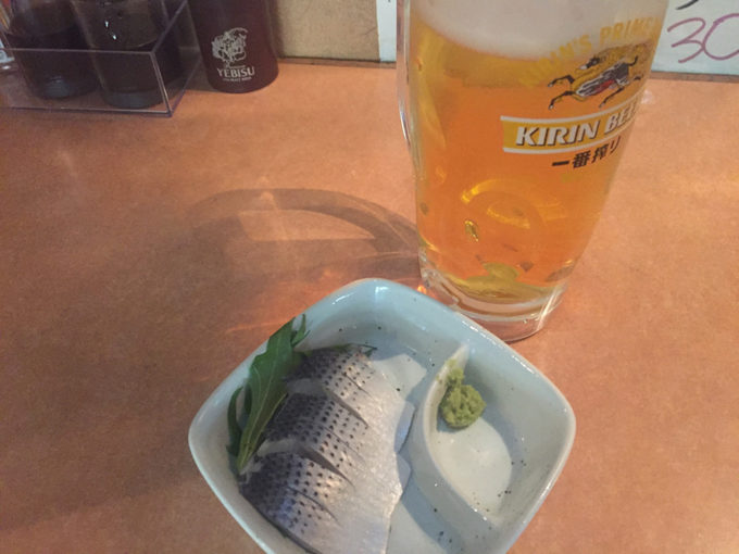 生ビール（中）（400円）+酢〆小肌（300円）